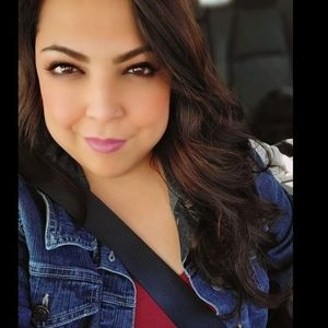 Meet your Posher, Esmeralda